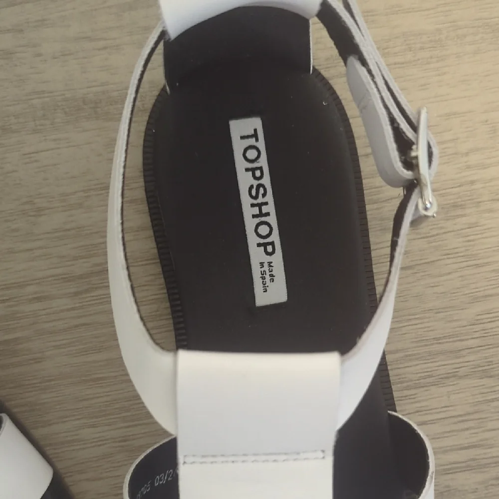 Topshop Babs Premium Fisherman Sandals In white - Picture 4 of 16